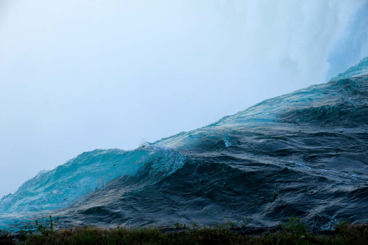 Niagara. Canon G3 X, raw file via DPP. ~150mm equiv. ISO 125, f/5, 1/800. Niagara Falls, CA. August, 2015.